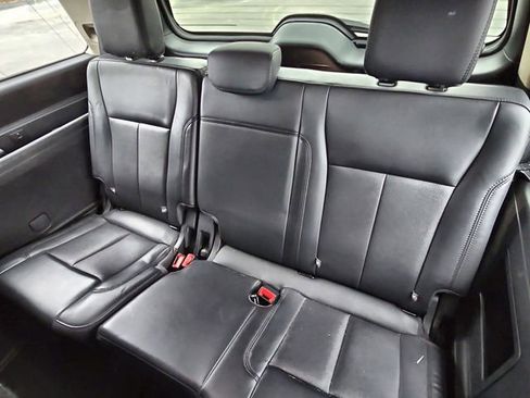 Used 2024 Ford Expedition XLT RWD image 21