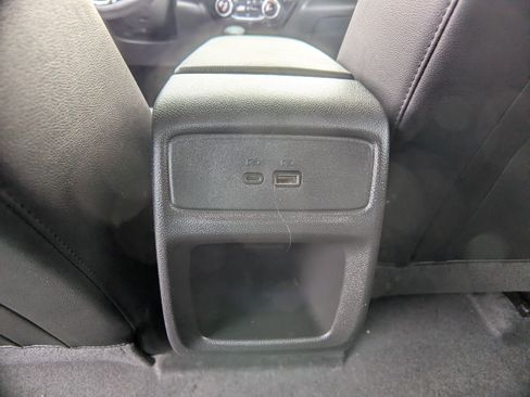 Used 2025 Chevrolet Trax LT w/ LT Convenience Package FWD image 15
