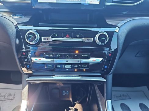 Used 2022 Ford Explorer Limited w/ Equipment Group 301A image 29
