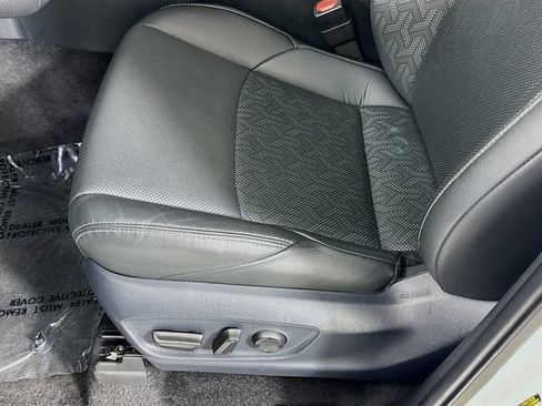 Certified 2024 Toyota Tacoma Limited AWD/4WD image 21