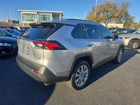 Used 2023 Toyota RAV4 XLE Premium image 2