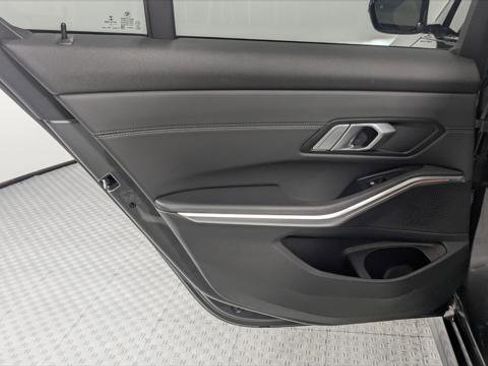 Used 2021 BMW 330i Sedan w/ M Sport Package RWD image 17