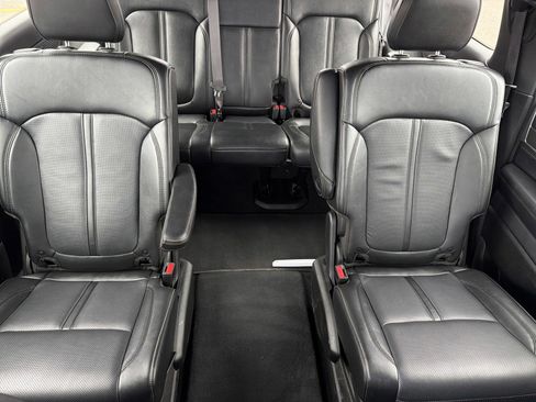 Used 2025 Jeep Wagoneer L Series III image 13