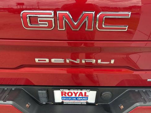 Used 2023 GMC Sierra 1500 Denali w/ Denali Reserve Package AWD/4WD image 32