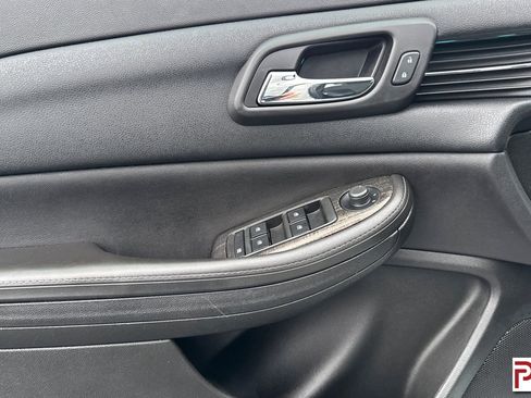 Used 2015 Chevrolet Malibu LT image 11
