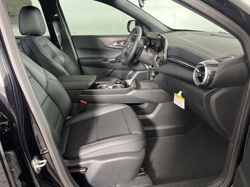 New 2026 Chevrolet Equinox LT w/ Convenience Package II image 11