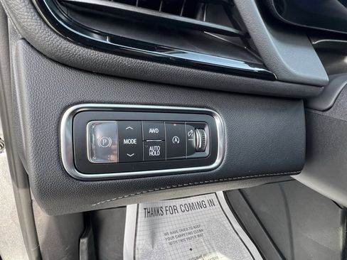 Certified 2025 Buick Enclave Avenir image 25