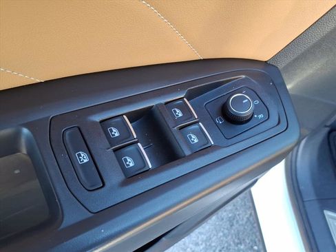 Used 2022 Volkswagen Atlas Cross Sport SEL Premium R-Line image 11