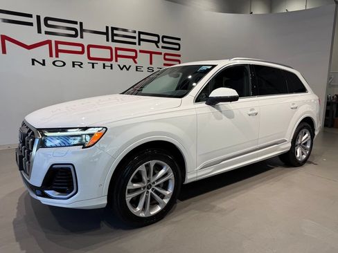 Used 2025 Audi Q7 3.0T Premium Plus AWD/4WD image 2