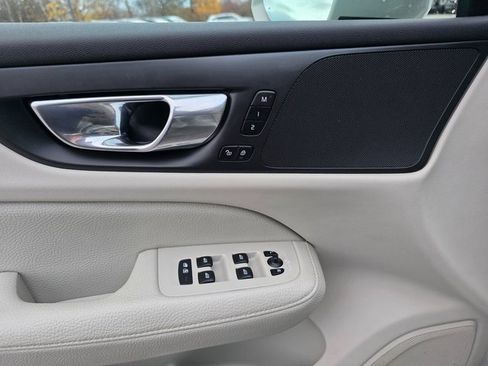 Used 2020 Volvo V60 T5 Cross Country image 29