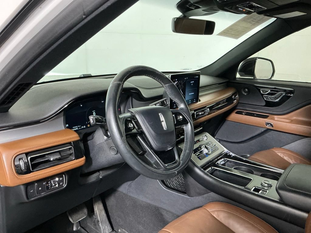 Used 2020 Lincoln Aviator Reserve w/ Equipment Group 201A RWD image 13