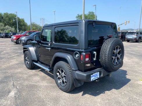 Used 2023 Jeep Wrangler Sport AWD/4WD image 5