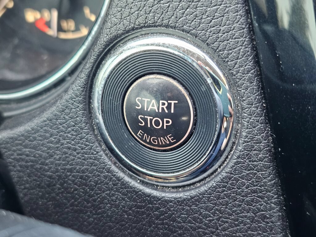 Used 2017 Nissan Rogue SV AWD/4WD image 33