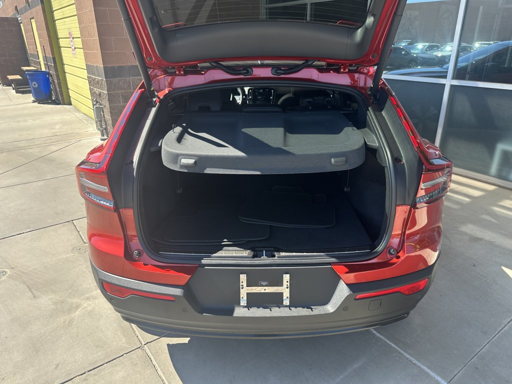 Used 2023 Volvo C40 P8 Recharge Plus AWD/4WD image 37