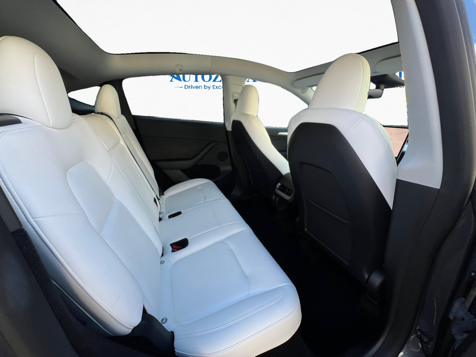 Used 2023 Tesla Model Y AWD image 12