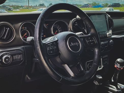 Used 2020 Jeep Wrangler Sport AWD/4WD image 2