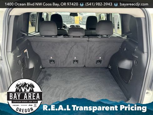 Used 2023 Jeep Renegade Trailhawk AWD/4WD image 8