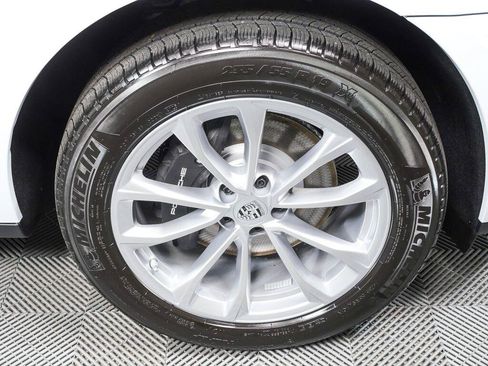 Certified 2026 Porsche Macan Turbo AWD/4WD image 38