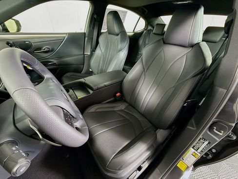 New 2025 Lexus ES 350 F Sport image 16