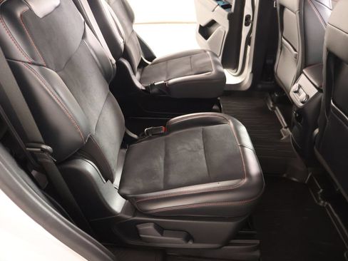 Used 2025 Ford Explorer ST RWD image 15