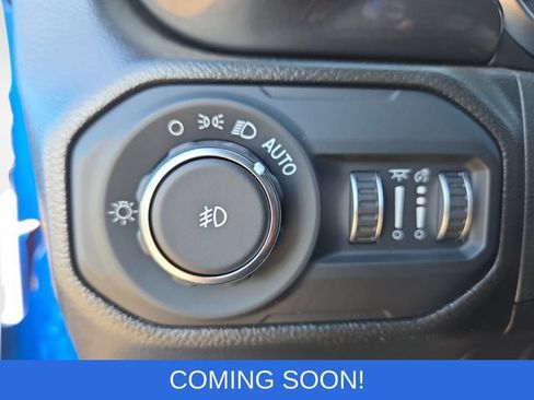 Used 2022 Jeep Wrangler Unlimited Rubicon w/ Xtreme Recon 35" Tire Package AWD/4WD image 17