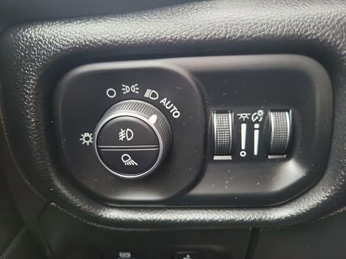 Used 2019 RAM 1500 Laramie image 23