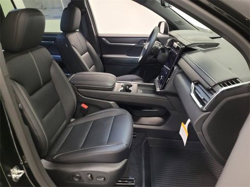 New 2026 GMC Acadia Elevation w/ Elevation Premium Package image 12