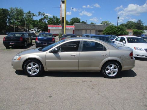 Used 2004 Dodge Stratus SXT w/ Sun & Fun Group FWD image 4