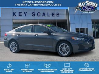 Used 2020 Ford Fusion SE image 1