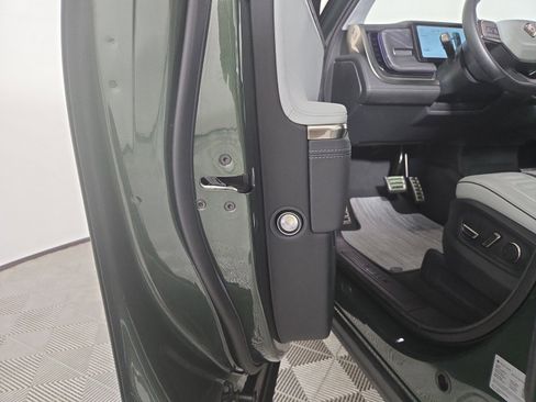 Used 2023 Rivian R1T Adventure image 30