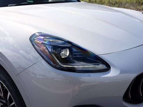 New 2025 Maserati Grecale GT image 15