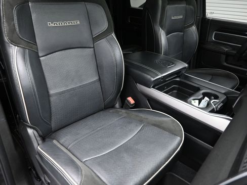 Used 2020 RAM 3500 Laramie w/ Night Edition image 42