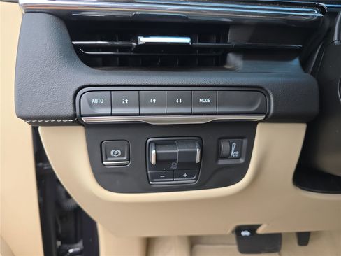 Used 2023 Cadillac Escalade Premium Luxury w/ Performance Package AWD/4WD image 35