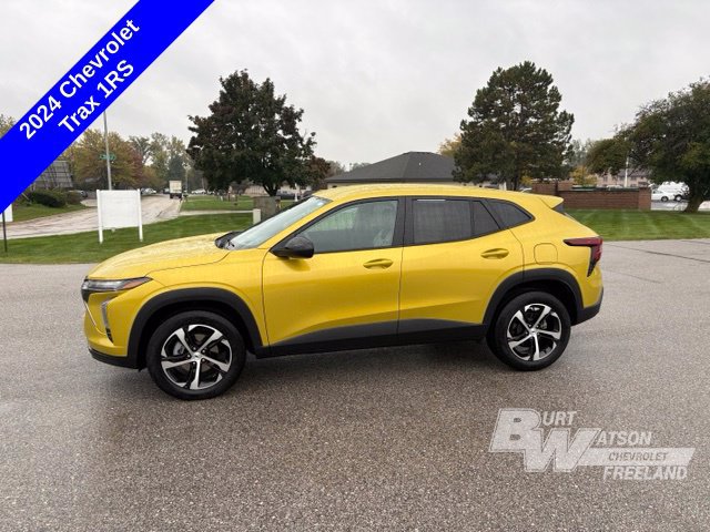 Used 2024 Chevrolet Trax RS w/ Driver Confidence Package FWD image 3