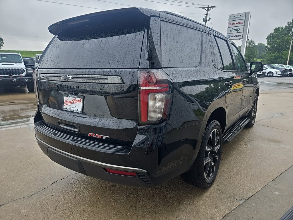 Used 2021 Chevrolet Tahoe RST w/ Luxury Package AWD/4WD image 12