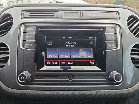 Used 2016 Volkswagen Tiguan S FWD image 20