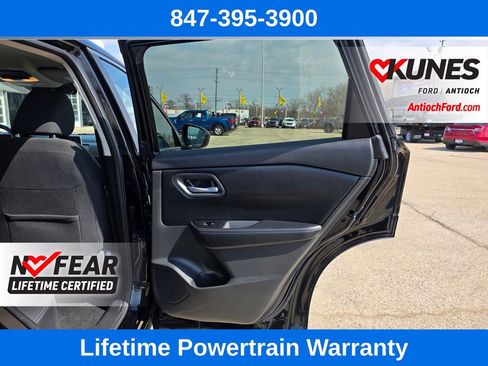 Used 2025 Nissan Rogue SV image 24