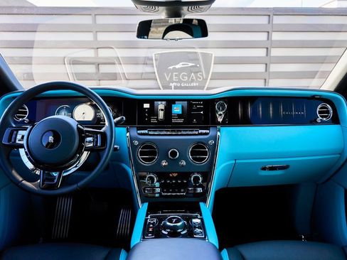 Used 2025 Rolls-Royce Cullinan image 53