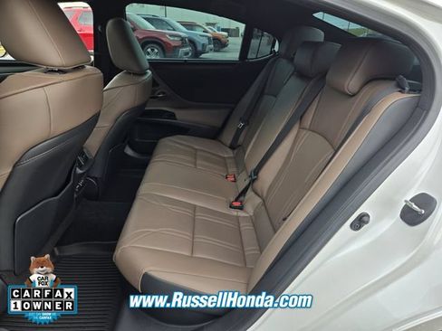 Used 2025 Lexus ES 300h Ultra Luxury FWD image 7