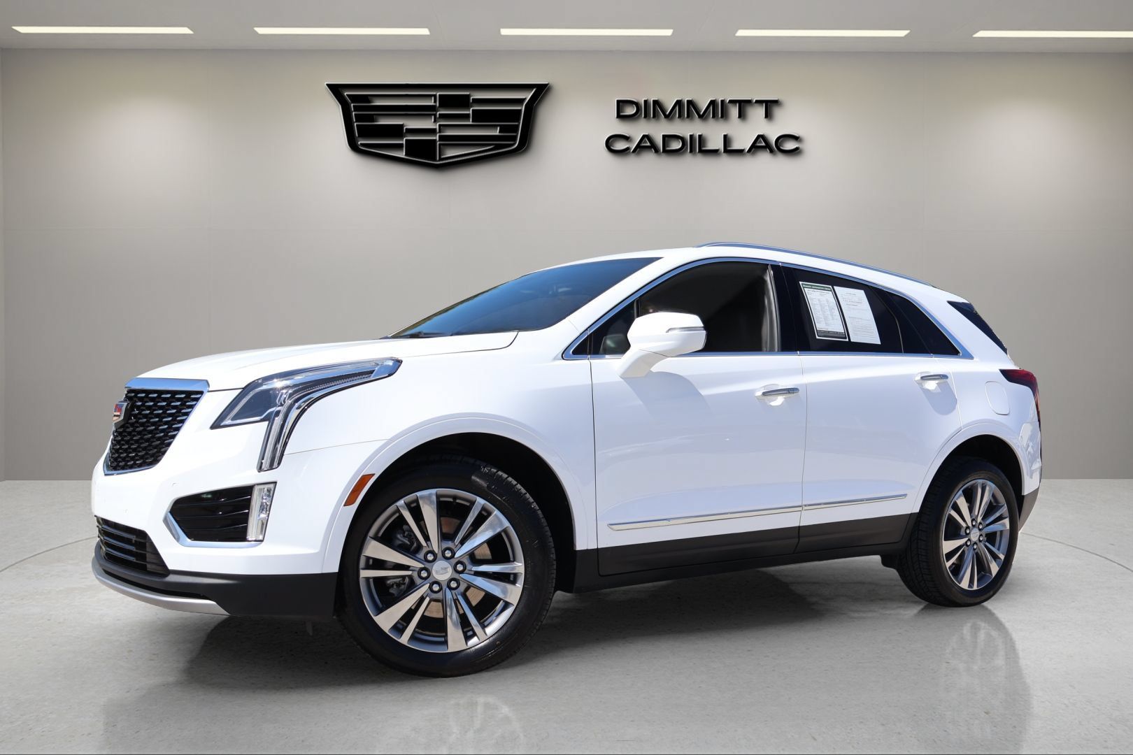 Used 2024 Cadillac XT5 Premium Luxury FWD image 1
