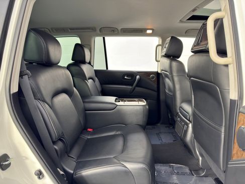 Used 2017 INFINITI QX80 4WD w/ Driver Assistance Package image 41