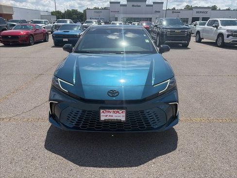 Used 2025 Toyota Camry XSE FWD image 9