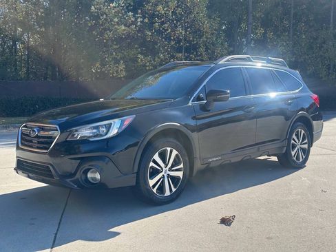 Used 2019 Subaru Outback 3.6R Limited AWD/4WD image 1