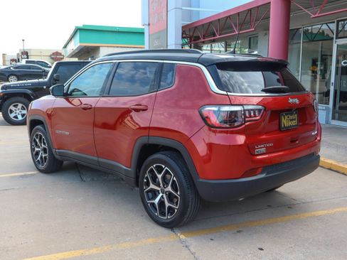 Used 2025 Jeep Compass Limited AWD/4WD image 13