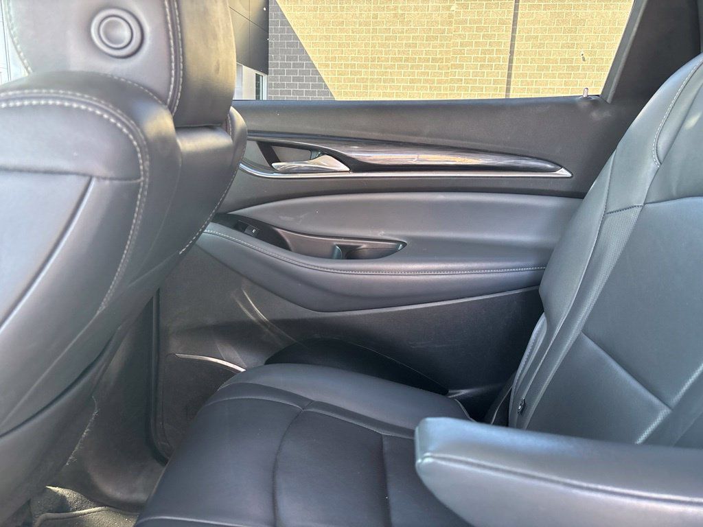 Used 2019 Buick Enclave Essence AWD/4WD image 11
