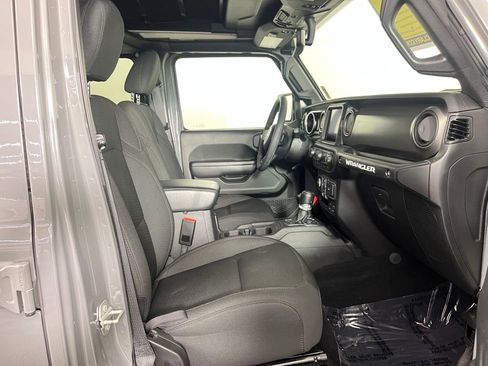 Used 2023 Jeep Wrangler Unlimited w/ Sun & Screen Package image 17