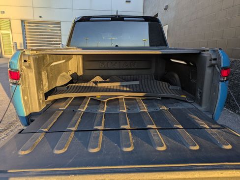 Used 2022 Rivian R1T Launch Edition image 23