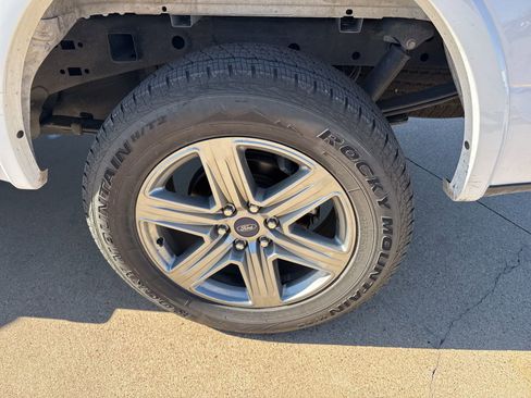 Used 2019 Ford F150 XLT w/ Equipment Group 302A Luxury image 9