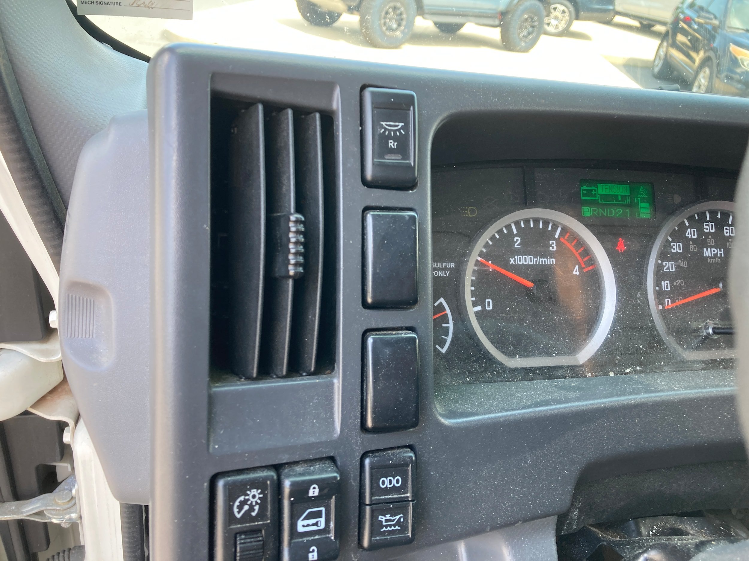 Used 2021 Isuzu NPR RWD image 13