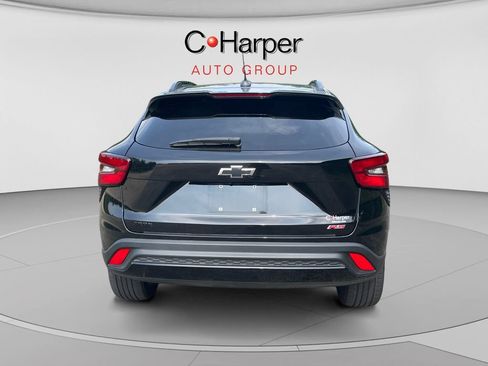 Used 2024 Chevrolet Trax RS w/ Sunroof Package FWD image 4